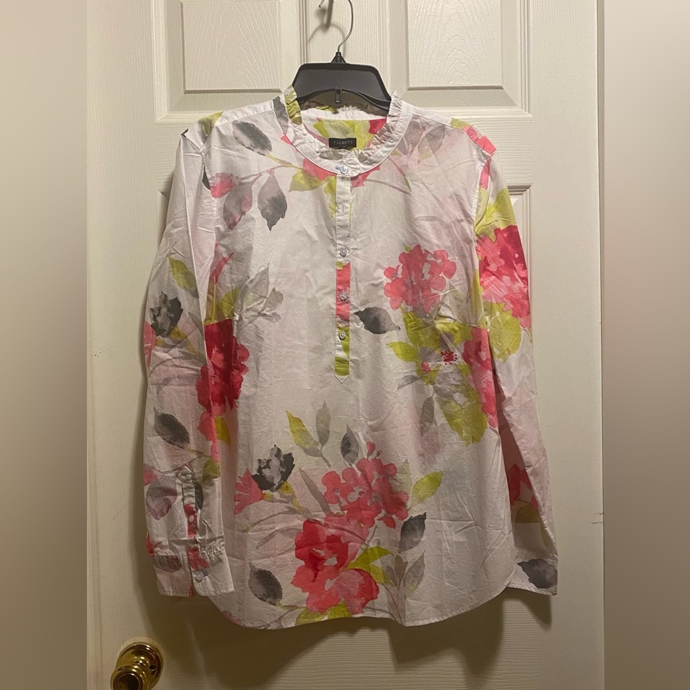 NWT Talbots 100% cotton Ruffled collar. Utility rolled up button sleeves Size XL